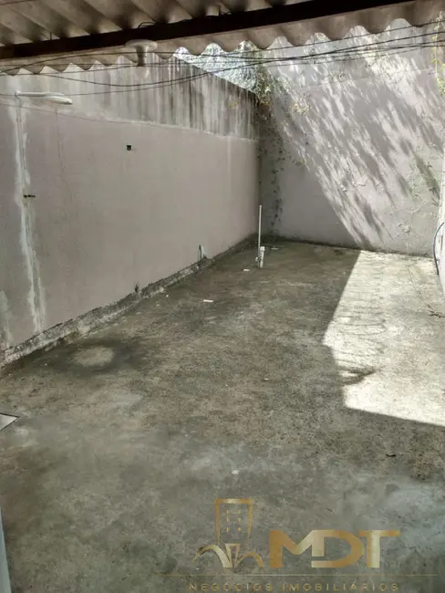 Foto 4 de Casa com 2 quartos à venda, 78m2 em Monte Carlo, Santa Luzia - MG