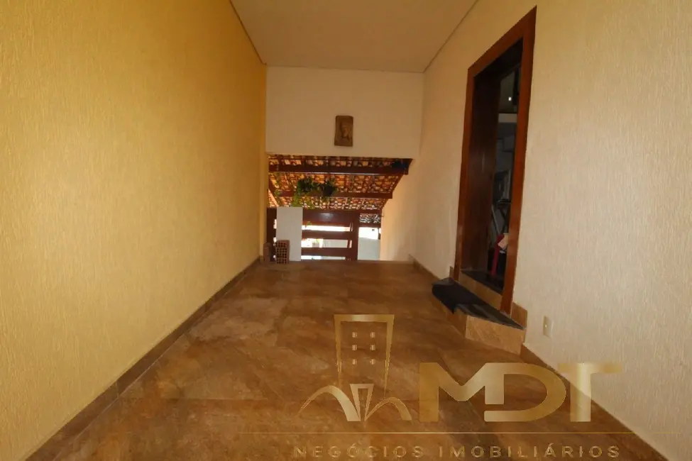 Casa com 5 quartos à venda, 220m2 em Copacabana, Belo Horizonte - MG - imagem 8 Foto 8 de Casa com 5 quartos à venda, 220m2 em Copacabana, Belo Horizonte - MG