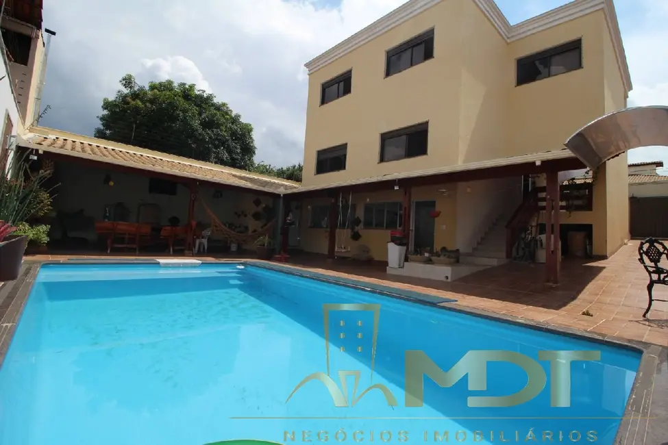 Foto 1 de Casa com 5 quartos à venda, 220m2 em Copacabana, Belo Horizonte - MG