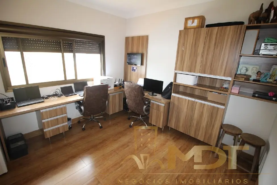 Casa com 5 quartos à venda, 220m2 em Copacabana, Belo Horizonte - MG - imagem 3 Foto 3 de Casa com 5 quartos à venda, 220m2 em Copacabana, Belo Horizonte - MG