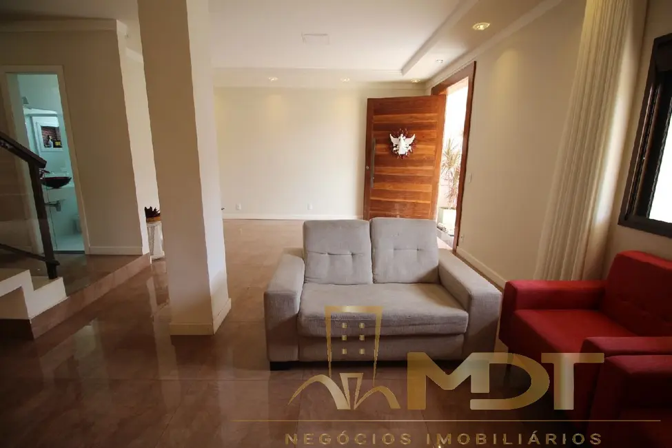 Casa com 5 quartos à venda, 220m2 em Copacabana, Belo Horizonte - MG - imagem 4 Foto 4 de Casa com 5 quartos à venda, 220m2 em Copacabana, Belo Horizonte - MG