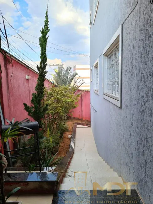 Foto 2 de Casa de Condomínio com 4 quartos à venda, 300m2 em Planalto, Belo Horizonte - MG