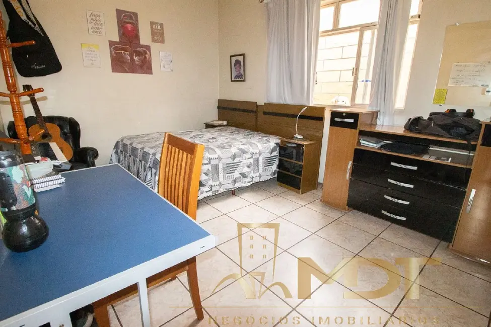 Casa com 4 quartos à venda, 250m2 em Planalto, Belo Horizonte - MG - imagem 7 Foto 7 de Casa com 4 quartos à venda, 250m2 em Planalto, Belo Horizonte - MG