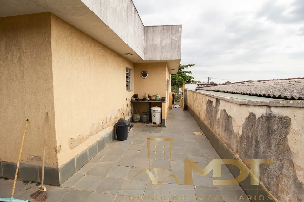 Casa com 4 quartos à venda, 250m2 em Planalto, Belo Horizonte - MG - imagem 8 Foto 8 de Casa com 4 quartos à venda, 250m2 em Planalto, Belo Horizonte - MG