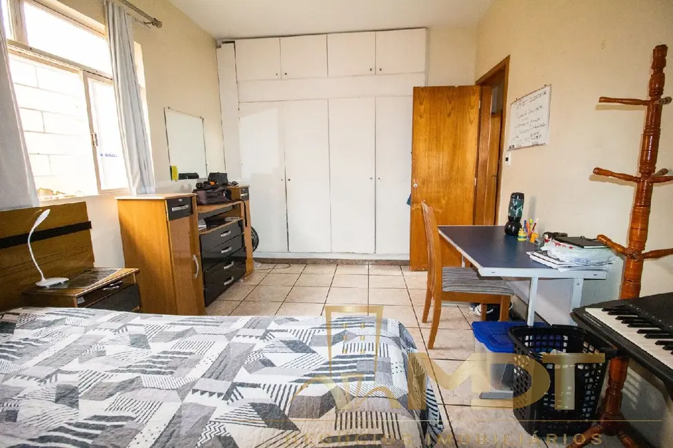 Casa com 4 quartos à venda, 250m2 em Planalto, Belo Horizonte - MG - imagem 3 Foto 3 de Casa com 4 quartos à venda, 250m2 em Planalto, Belo Horizonte - MG