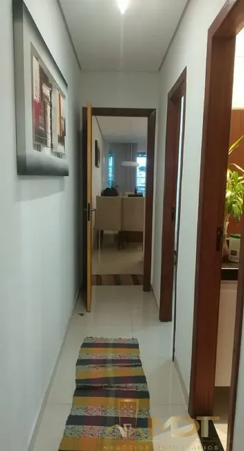 Foto 2 de Casa com 3 quartos à venda, 180m2 em Floramar, Belo Horizonte - MG