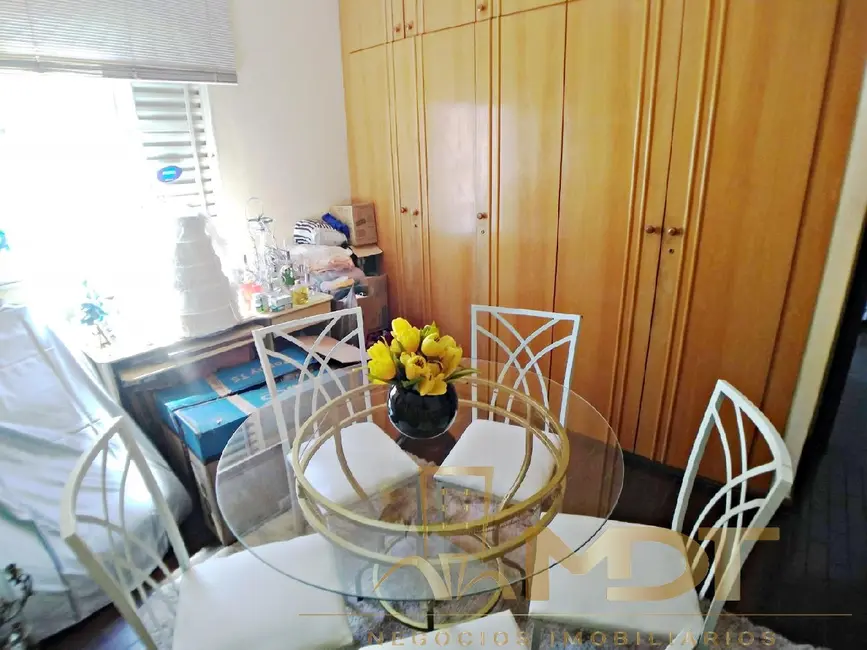 Casa com 5 quartos à venda, 300m2 em Planalto, Belo Horizonte - MG - imagem 9 Foto 9 de Casa com 5 quartos à venda, 300m2 em Planalto, Belo Horizonte - MG