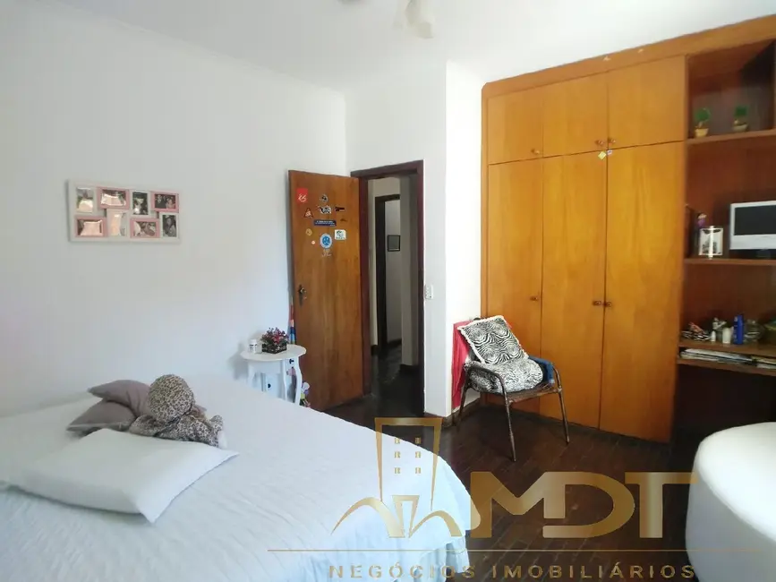 Casa com 5 quartos à venda, 300m2 em Planalto, Belo Horizonte - MG - imagem 7 Foto 7 de Casa com 5 quartos à venda, 300m2 em Planalto, Belo Horizonte - MG