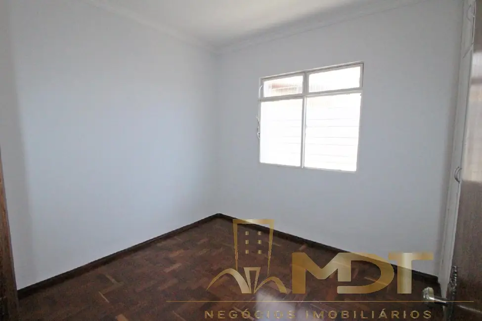 Casa com 4 quartos à venda, 141m2 em Itapoã, Belo Horizonte - MG - imagem 3 Foto 3 de Casa com 4 quartos à venda, 141m2 em Itapoã, Belo Horizonte - MG