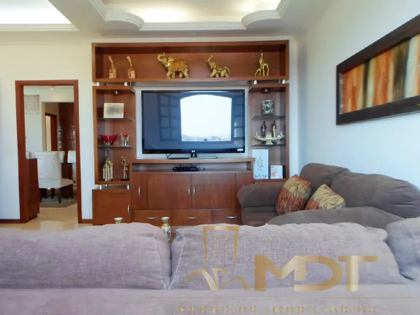 Casa com 4 quartos à venda, 463m2 em Trevo, Belo Horizonte - MG - imagem 8 Foto 8 de Casa com 4 quartos à venda, 463m2 em Trevo, Belo Horizonte - MG