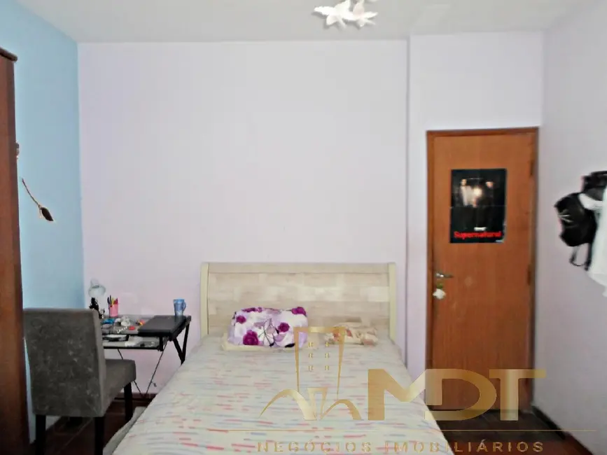 Casa com 3 quartos à venda, 200m2 em Trevo, Belo Horizonte - MG - imagem 6 Foto 6 de Casa com 3 quartos à venda, 200m2 em Trevo, Belo Horizonte - MG