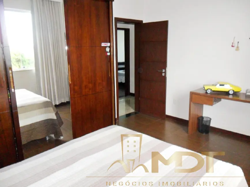 Casa com 5 quartos à venda, 400m2 em Trevo, Belo Horizonte - MG - imagem 4 Foto 4 de Casa com 5 quartos à venda, 400m2 em Trevo, Belo Horizonte - MG