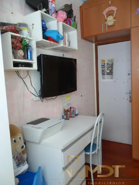 Foto 3 de Apartamento com 3 quartos à venda, 67m2 em Heliópolis, Belo Horizonte - MG