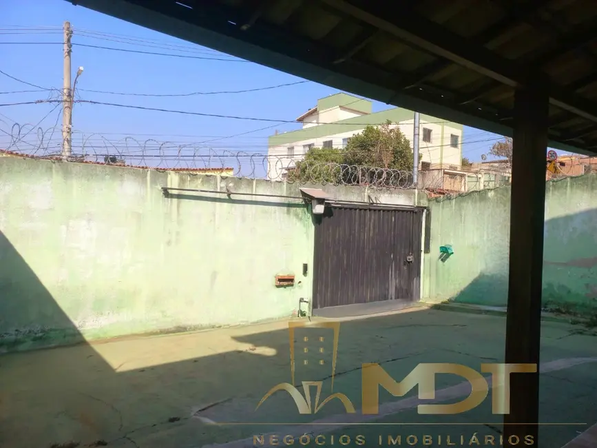 Casa com 4 quartos à venda, 157m2 em São Bernardo, Belo Horizonte - MG - imagem 5 Foto 5 de Casa com 4 quartos à venda, 157m2 em São Bernardo, Belo Horizonte - MG