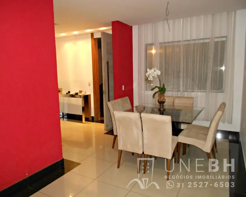 Casa com 4 quartos à venda, 189m2 em Heliópolis, Belo Horizonte - MG - imagem 3 Foto 3 de Casa com 4 quartos à venda, 189m2 em Heliópolis, Belo Horizonte - MG