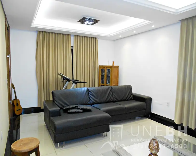 Casa com 4 quartos à venda, 189m2 em Heliópolis, Belo Horizonte - MG - imagem 5 Foto 5 de Casa com 4 quartos à venda, 189m2 em Heliópolis, Belo Horizonte - MG