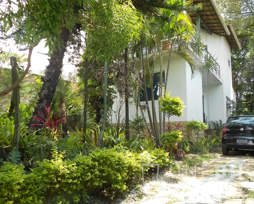 Foto 2 de Casa com 4 quartos à venda, 300m2 em Trevo, Belo Horizonte - MG