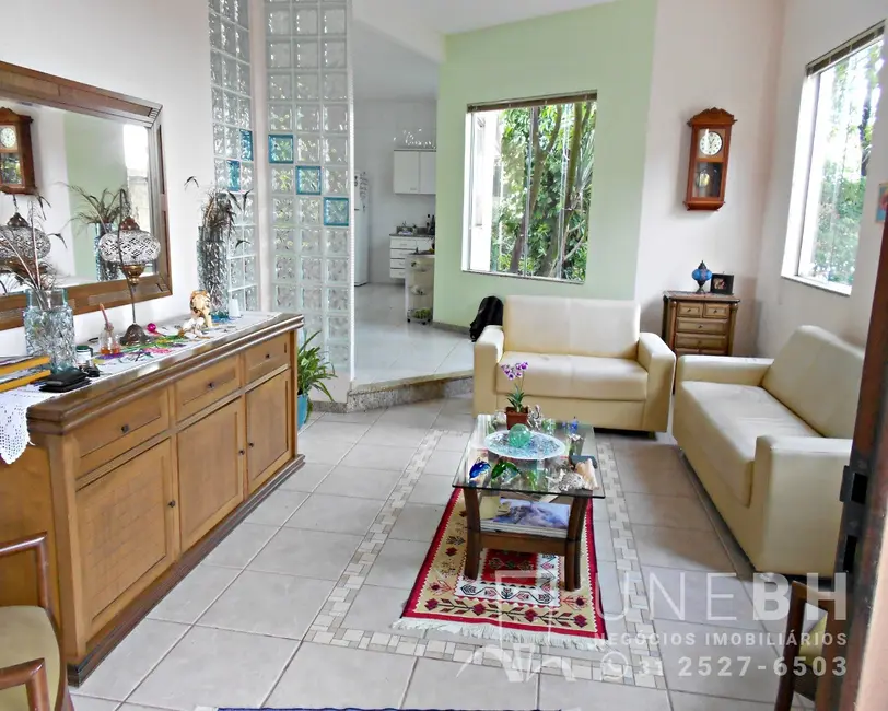 Foto 1 de Casa com 4 quartos à venda, 300m2 em Trevo, Belo Horizonte - MG