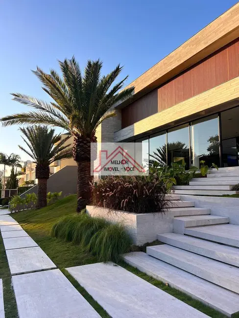 Casa com 5 quartos à venda, 1200m2 em Barueri - SP - imagem 1 Foto 1 de Casa com 5 quartos à venda, 1200m2 em Barueri - SP