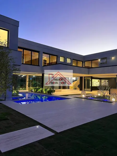 Casa com 5 quartos à venda, 1200m2 em Barueri - SP - imagem 3 Foto 3 de Casa com 5 quartos à venda, 1200m2 em Barueri - SP