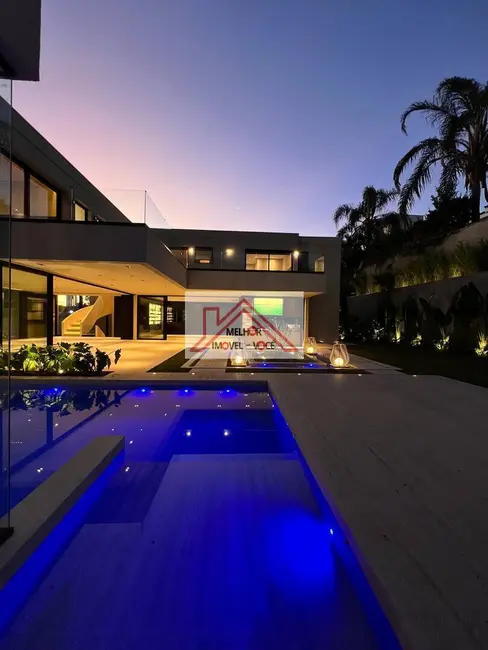 Casa com 5 quartos à venda, 1200m2 em Barueri - SP - imagem 2 Foto 2 de Casa com 5 quartos à venda, 1200m2 em Barueri - SP