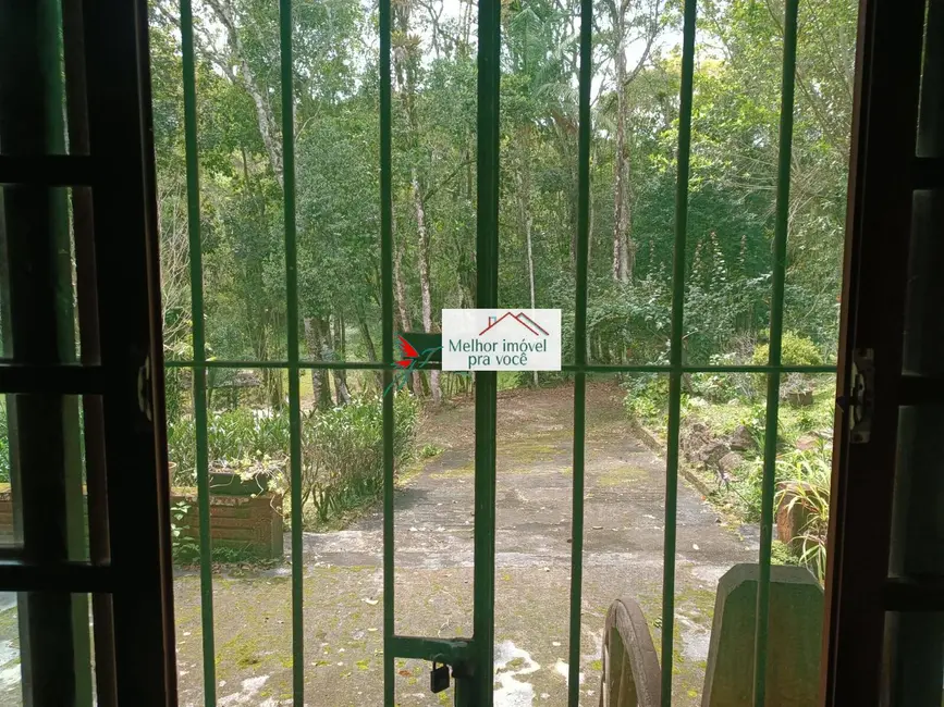 Chácara com 3 quartos à venda, 200m2 em Juquitiba - SP - imagem 6 Foto 6 de Chácara com 3 quartos à venda, 200m2 em Juquitiba - SP