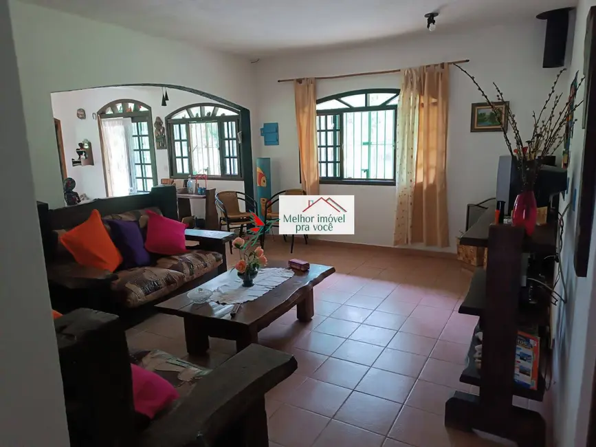 Chácara com 3 quartos à venda, 200m2 em Juquitiba - SP - imagem 3 Foto 3 de Chácara com 3 quartos à venda, 200m2 em Juquitiba - SP