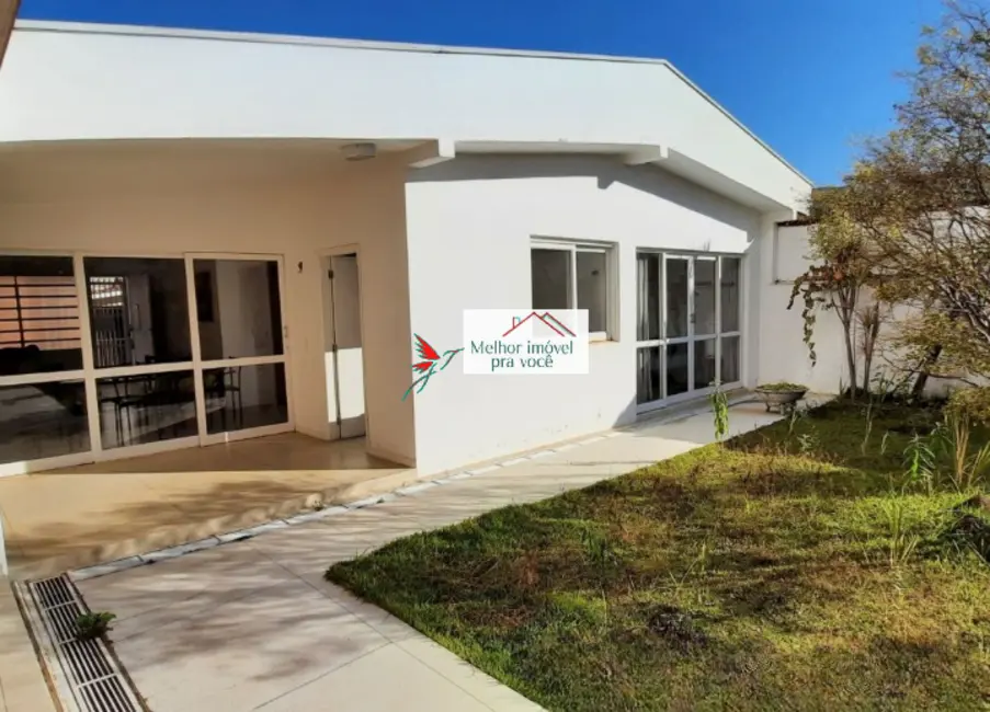 Casa com 3 quartos à venda, 100m2 em Vila Ana Pereira, Pocos De Caldas - MG - imagem 1 Foto 1 de Casa com 3 quartos à venda, 100m2 em Vila Ana Pereira, Pocos De Caldas - MG