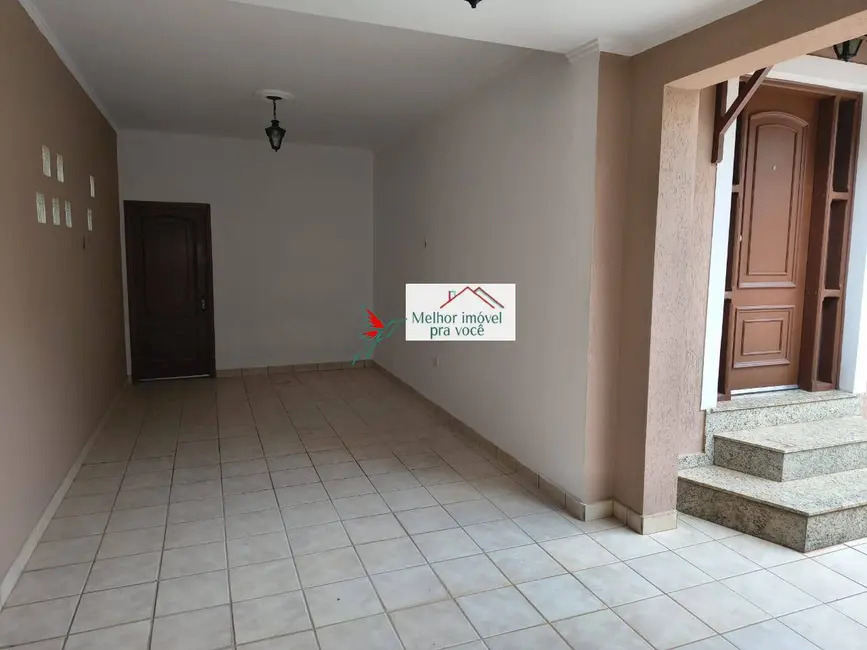 Casa com 3 quartos à venda, 240m2 em Santa Ângela, Pocos De Caldas - MG - imagem 3 Foto 3 de Casa com 3 quartos à venda, 240m2 em Santa Ângela, Pocos De Caldas - MG