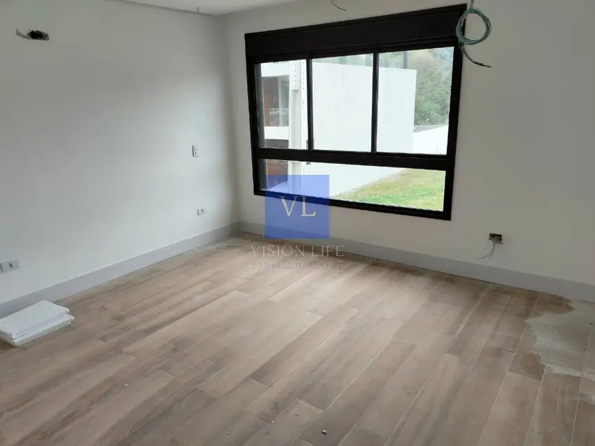 Casa de Condomínio com 3 quartos à venda, 170m2 em Santa Cândida, Curitiba - PR - imagem 9 Foto 9 de Casa de Condomínio com 3 quartos à venda, 170m2 em Santa Cândida, Curitiba - PR