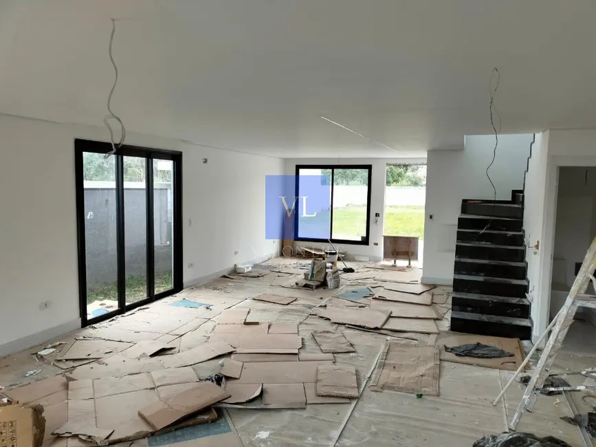Casa de Condomínio com 3 quartos à venda, 170m2 em Santa Cândida, Curitiba - PR - imagem 3 Foto 3 de Casa de Condomínio com 3 quartos à venda, 170m2 em Santa Cândida, Curitiba - PR
