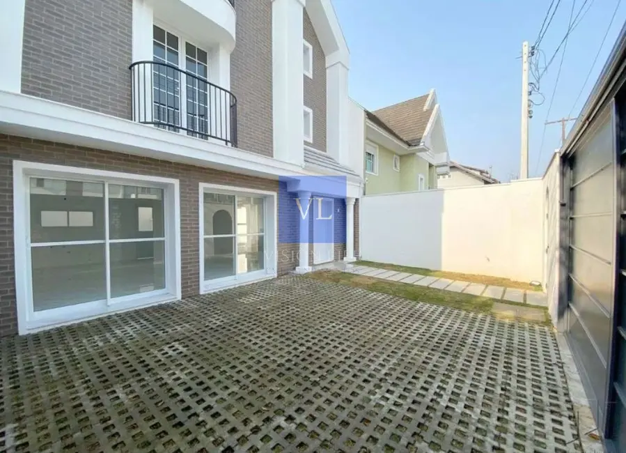 Casa com 3 quartos à venda, 164m2 em Centro, Pinhais - PR - imagem 3 Foto 3 de Casa com 3 quartos à venda, 164m2 em Centro, Pinhais - PR