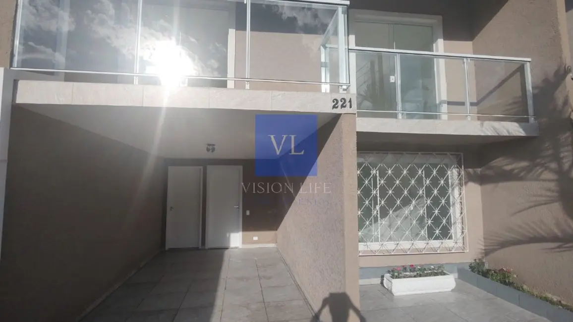 Casa com 3 quartos à venda, 188m2 em Novo Mundo, Curitiba - PR - imagem 2 Foto 2 de Casa com 3 quartos à venda, 188m2 em Novo Mundo, Curitiba - PR