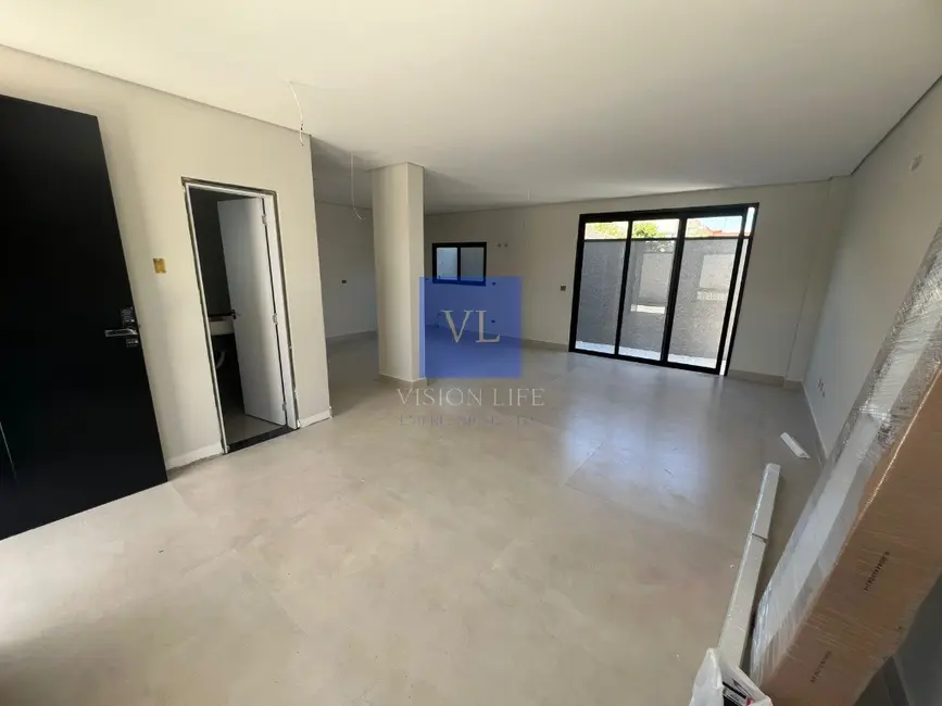 Casa de Condomínio com 3 quartos à venda, 180m2 em Uberaba, Curitiba - PR - imagem 2 Foto 2 de Casa de Condomínio com 3 quartos à venda, 180m2 em Uberaba, Curitiba - PR