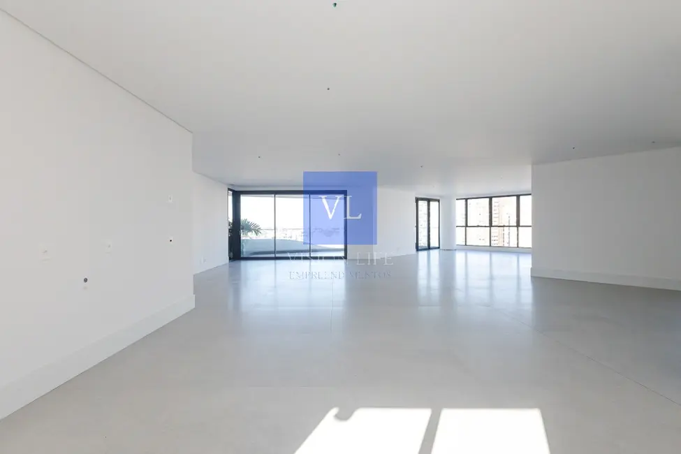 Apartamento com 3 quartos à venda, 324m2 em Água Verde, Curitiba - PR - imagem 3 Foto 3 de Apartamento com 3 quartos à venda, 324m2 em Água Verde, Curitiba - PR