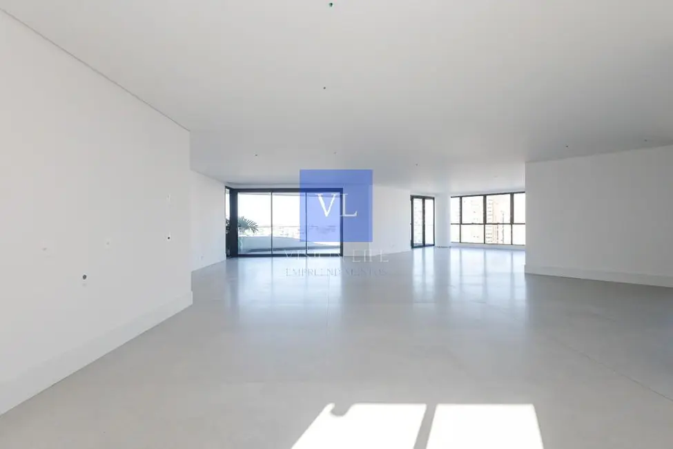 Apartamento com 3 quartos à venda, 324m2 em Água Verde, Curitiba - PR - imagem 3 Foto 3 de Apartamento com 3 quartos à venda, 324m2 em Água Verde, Curitiba - PR