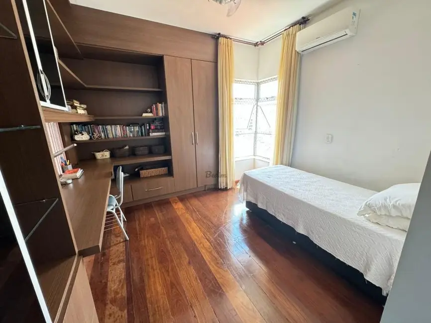 Apartamento com 3 quartos à venda, 207m2 em Centro, Juiz De Fora - MG - imagem 6 Foto 6 de Apartamento com 3 quartos à venda, 207m2 em Centro, Juiz De Fora - MG