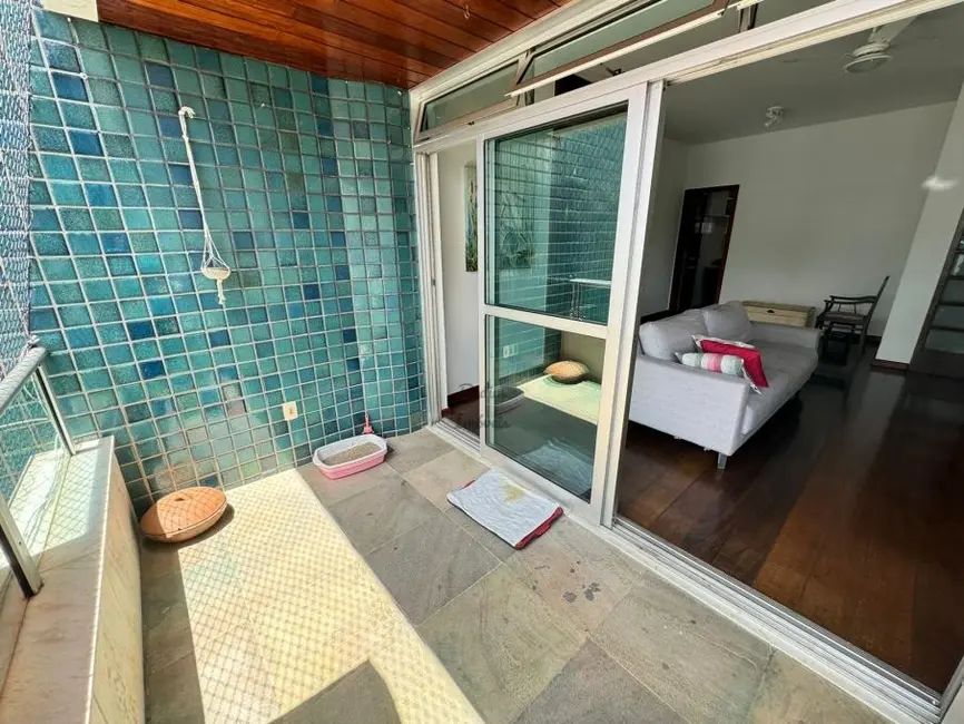 Apartamento com 3 quartos à venda, 207m2 em Centro, Juiz De Fora - MG - imagem 5 Foto 5 de Apartamento com 3 quartos à venda, 207m2 em Centro, Juiz De Fora - MG