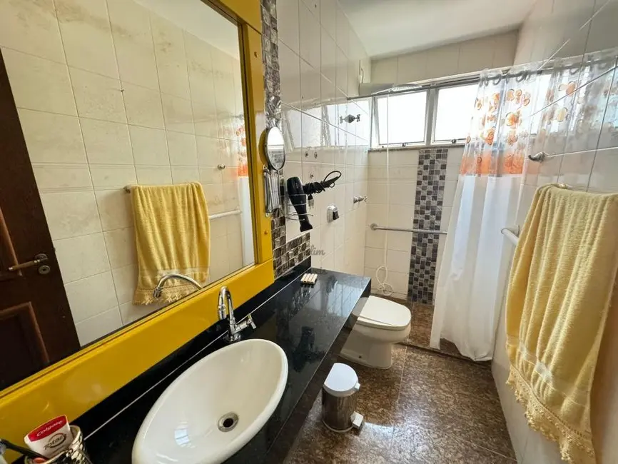 Apartamento com 3 quartos à venda, 207m2 em Centro, Juiz De Fora - MG - imagem 9 Foto 9 de Apartamento com 3 quartos à venda, 207m2 em Centro, Juiz De Fora - MG