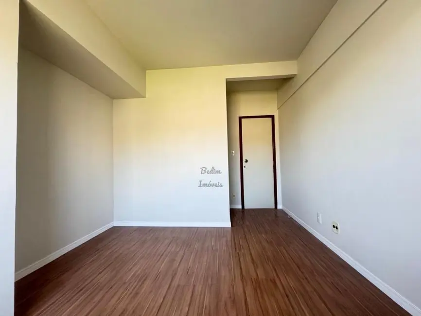 Apartamento com 2 quartos à venda, 65m2 em Centro, Juiz De Fora - MG - imagem 3 Foto 3 de Apartamento com 2 quartos à venda, 65m2 em Centro, Juiz De Fora - MG