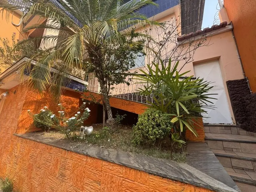 Foto 1 de Casa com 5 quartos à venda, 190m2 em Jardim Glória, Juiz De Fora - MG