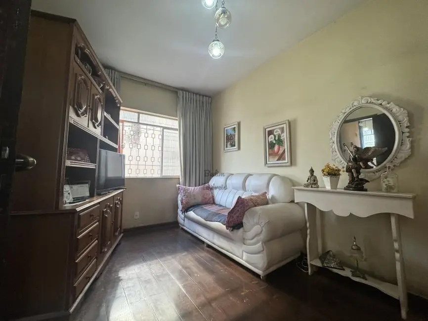 Foto 2 de Casa com 5 quartos à venda, 190m2 em Jardim Glória, Juiz De Fora - MG