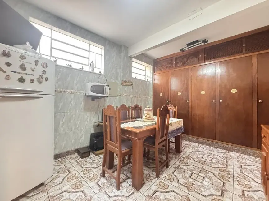 Foto 6 de Casa com 5 quartos à venda, 190m2 em Jardim Glória, Juiz De Fora - MG