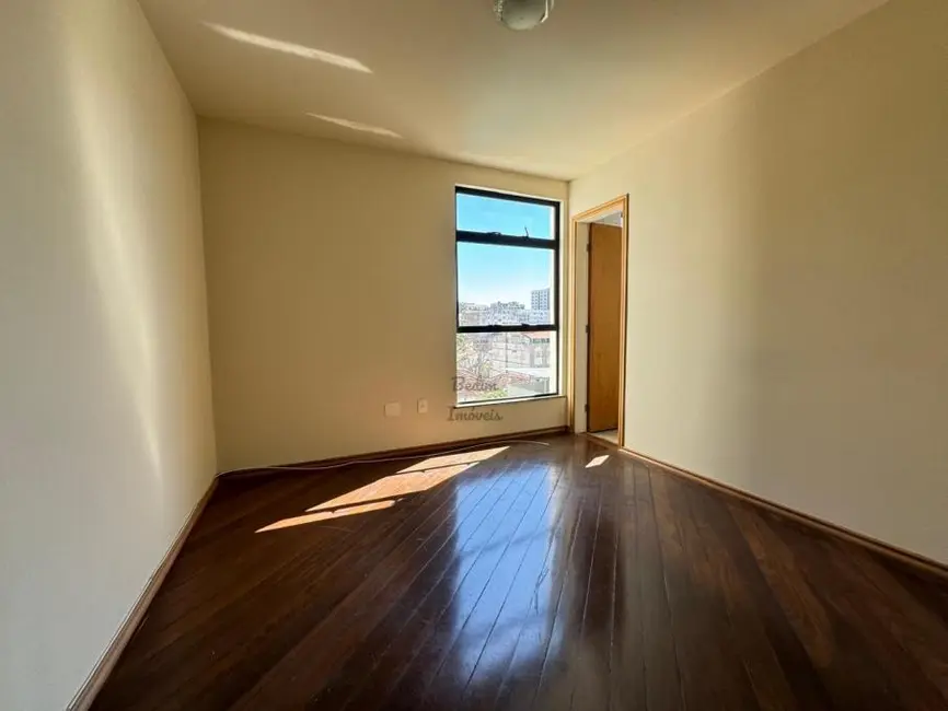 Apartamento com 4 quartos à venda, 223m2 em Santa Helena, Juiz De Fora - MG - imagem 3 Foto 3 de Apartamento com 4 quartos à venda, 223m2 em Santa Helena, Juiz De Fora - MG