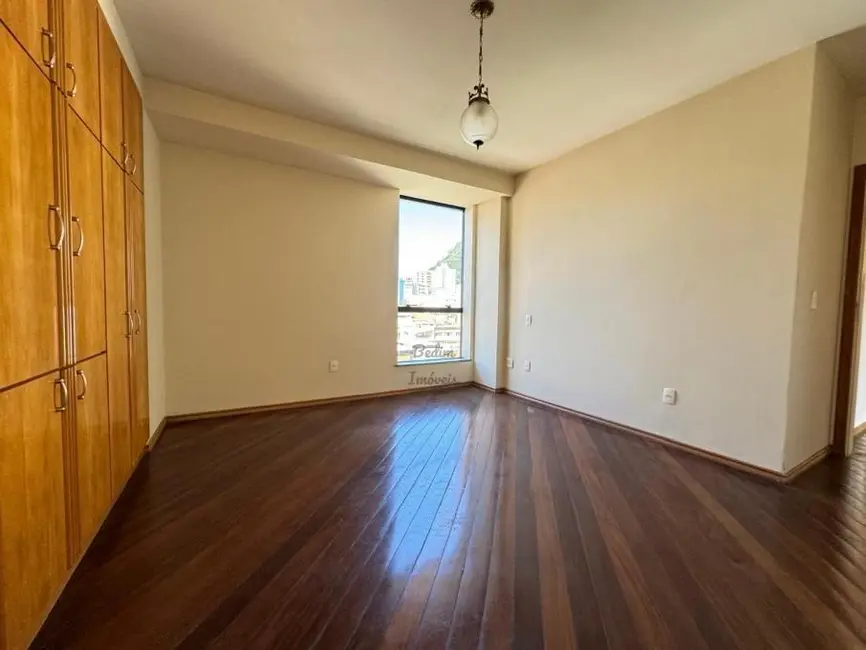 Apartamento com 4 quartos à venda, 223m2 em Santa Helena, Juiz De Fora - MG - imagem 6 Foto 6 de Apartamento com 4 quartos à venda, 223m2 em Santa Helena, Juiz De Fora - MG