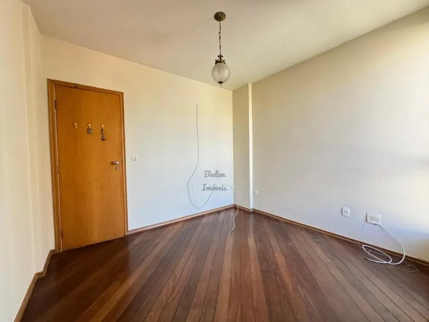 Apartamento com 4 quartos à venda, 223m2 em Santa Helena, Juiz De Fora - MG - imagem 8 Foto 8 de Apartamento com 4 quartos à venda, 223m2 em Santa Helena, Juiz De Fora - MG