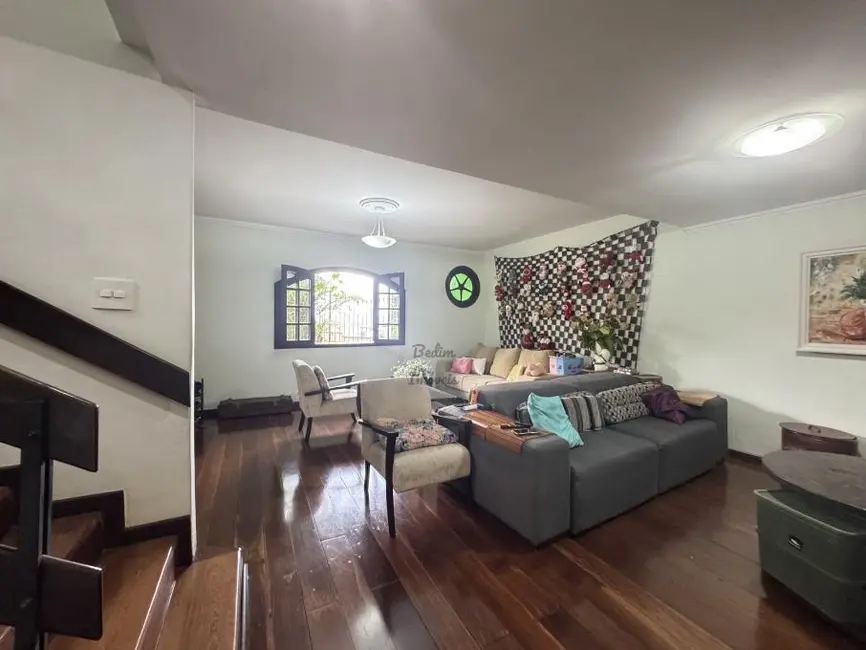 Foto 1 de Casa com 4 quartos à venda, 225m2 em Democrata, Juiz De Fora - MG
