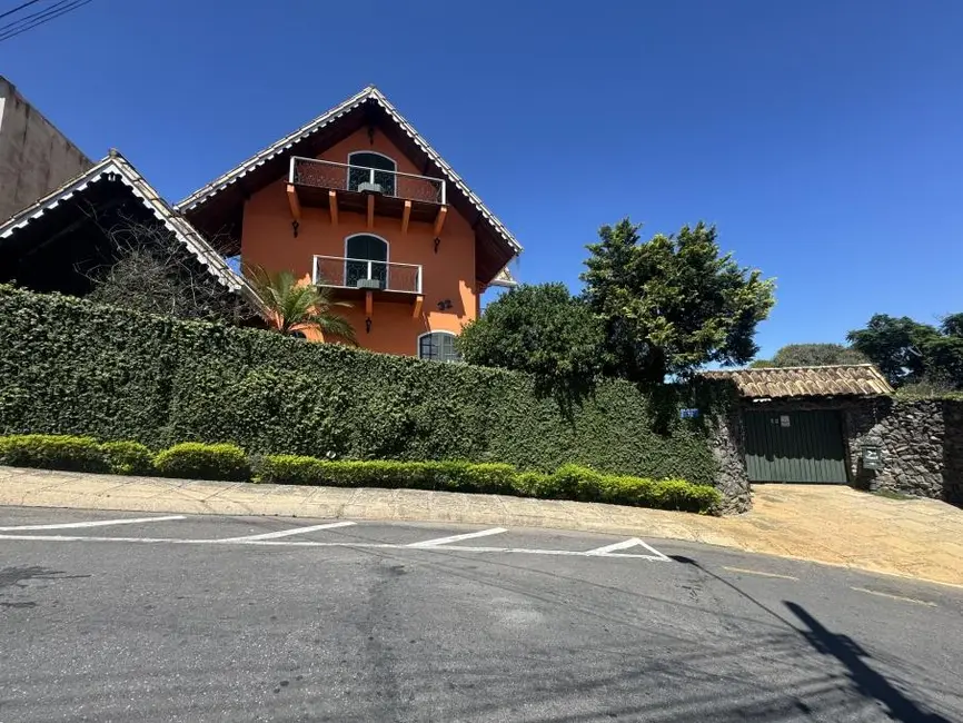 Foto 1 de Casa com 4 quartos à venda, 299m2 em Bairu, Juiz De Fora - MG