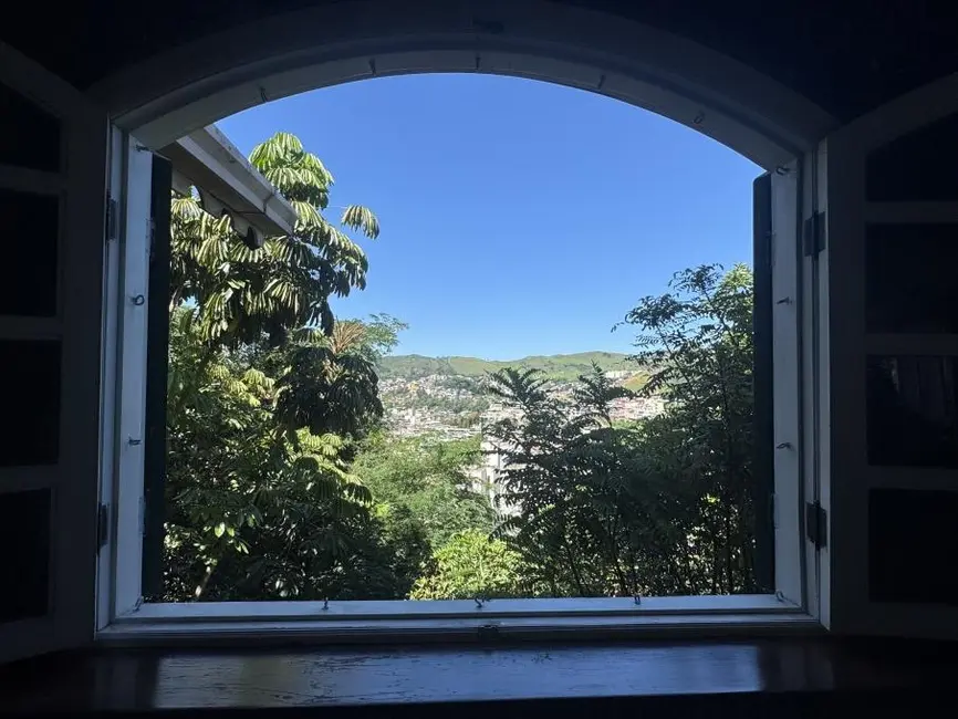 Foto 8 de Casa com 4 quartos à venda, 299m2 em Bairu, Juiz De Fora - MG