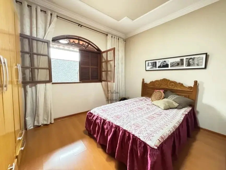 Foto 4 de Casa com 3 quartos à venda, 180m2 em Democrata, Juiz De Fora - MG